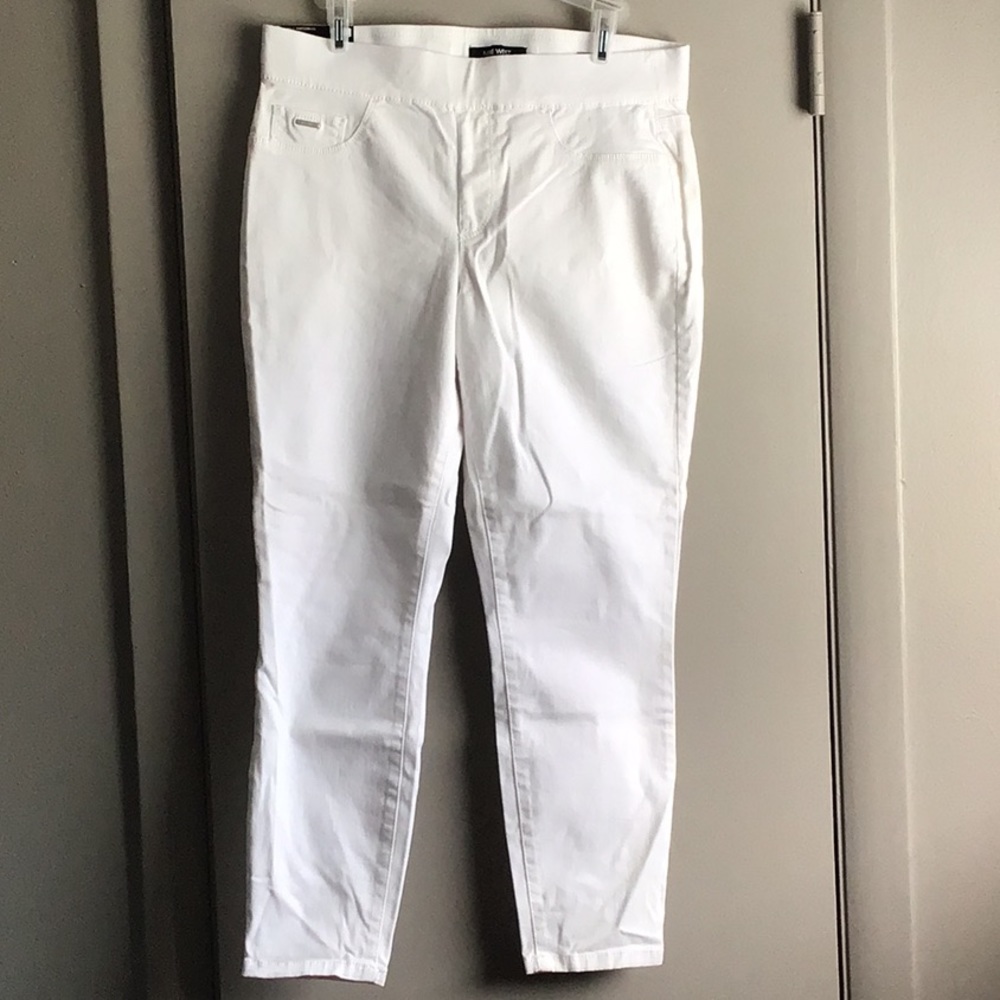 NWT White Nine West Women’s skinny crops size 8